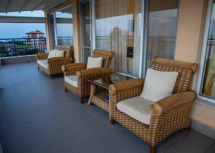 Sunset Vibes In - Breathtaking Views&pool - By Flаt Manаger