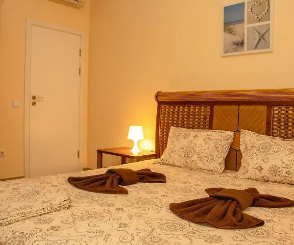 Sunset Vibes In - Breathtaking Views&pool - By Flаt Manаger Апартаменты