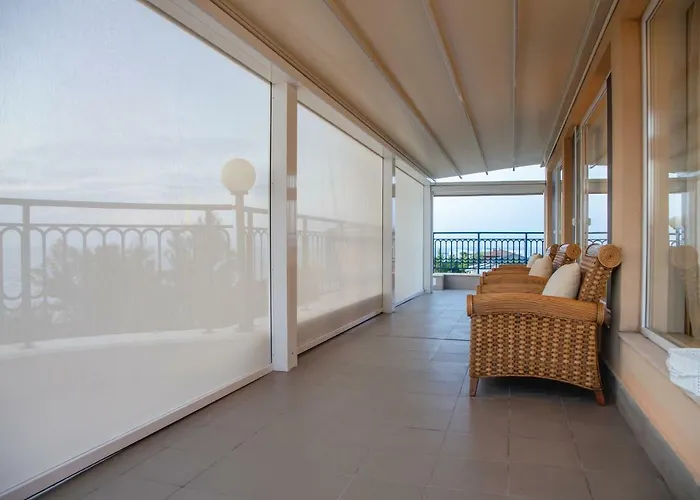 Sunset Vibes In - Breathtaking Views&pool - By Flаt Manаger